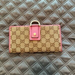 Gucci Pink and Brown Vintage Wallet